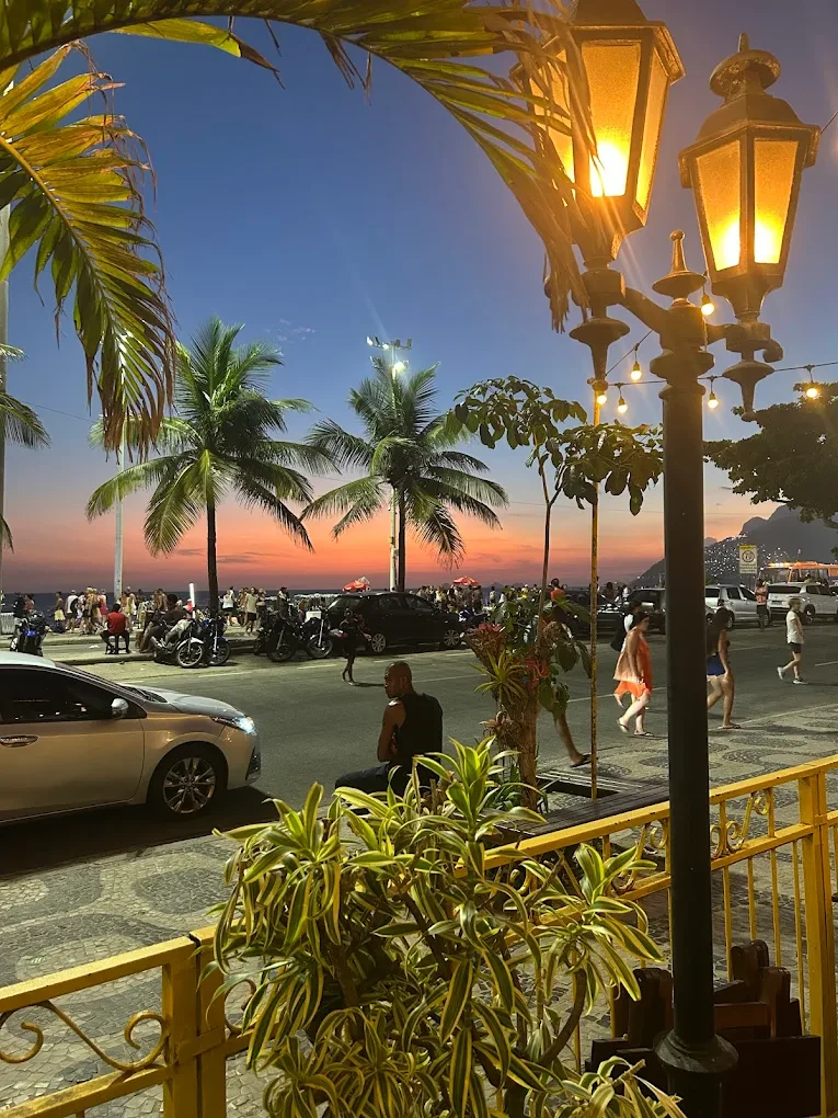 Boteco Raiz de Ipanema - Música ao Vivo & Mar