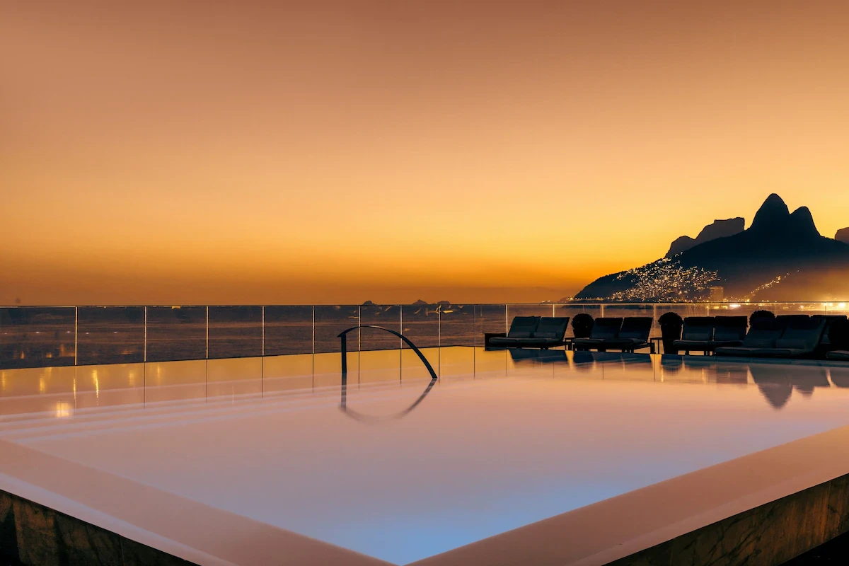 Piscina Infinita Fasano - Vista de Ipanema ao Arpoador