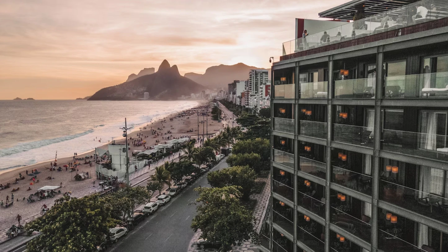 Piscina Infinita Fasano - Vista de Ipanema ao Arpoador