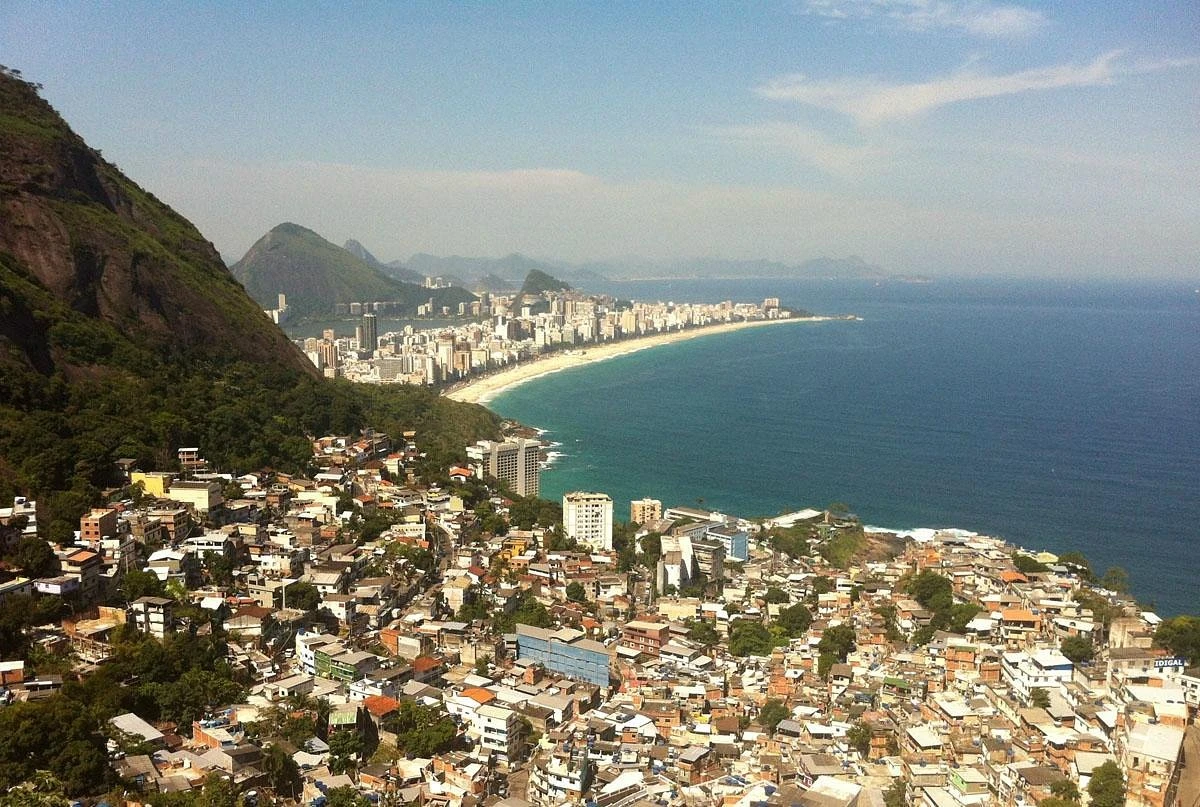 Feijoada & Samba no Vidigal - Vista dos Dois Irmãos