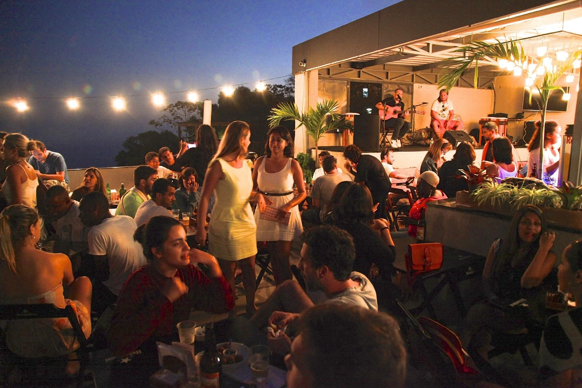 Feijoada & Samba no Vidigal - Vista dos Dois Irmãos