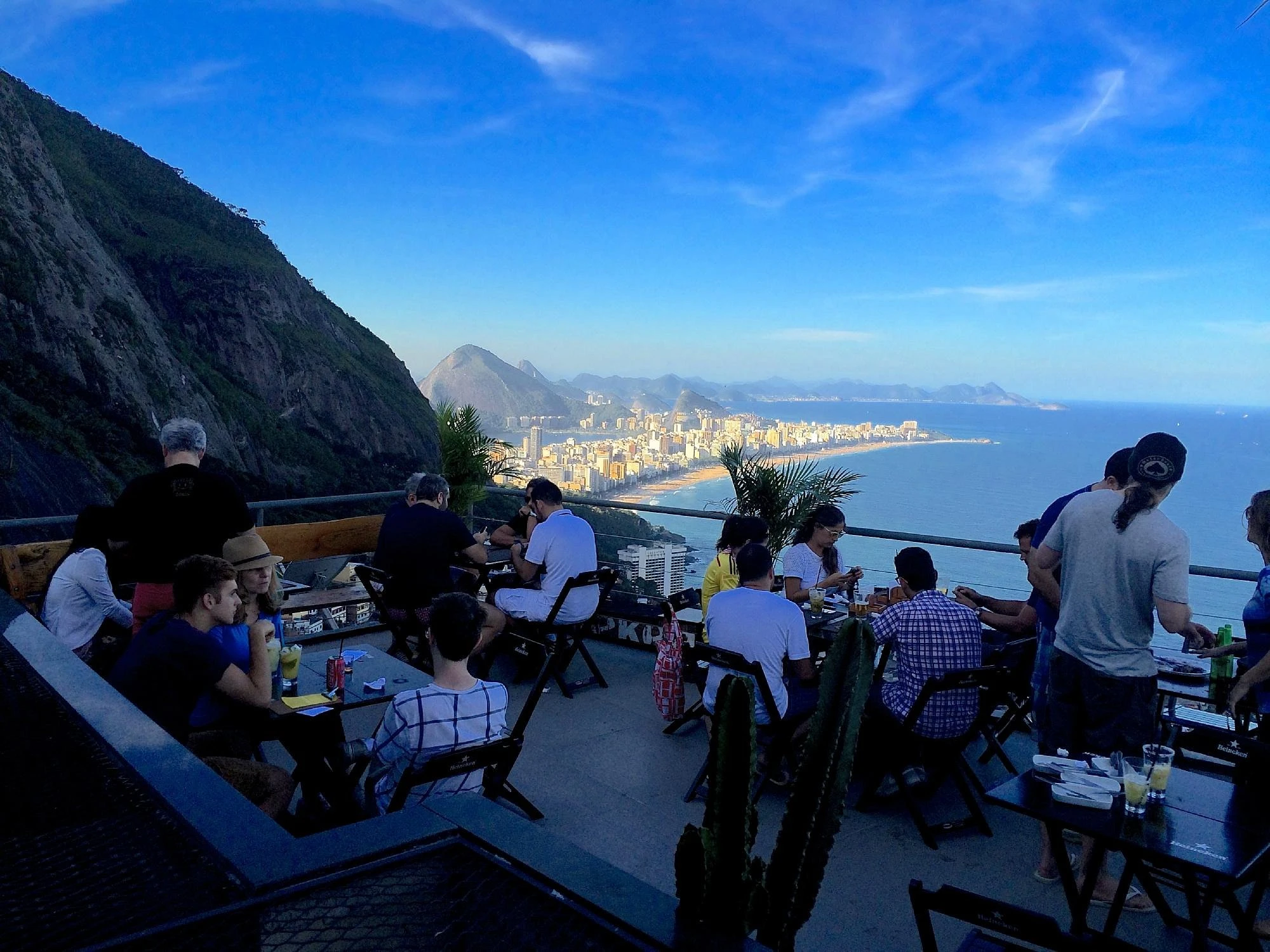 Feijoada & Samba no Vidigal - Vista dos Dois Irmãos