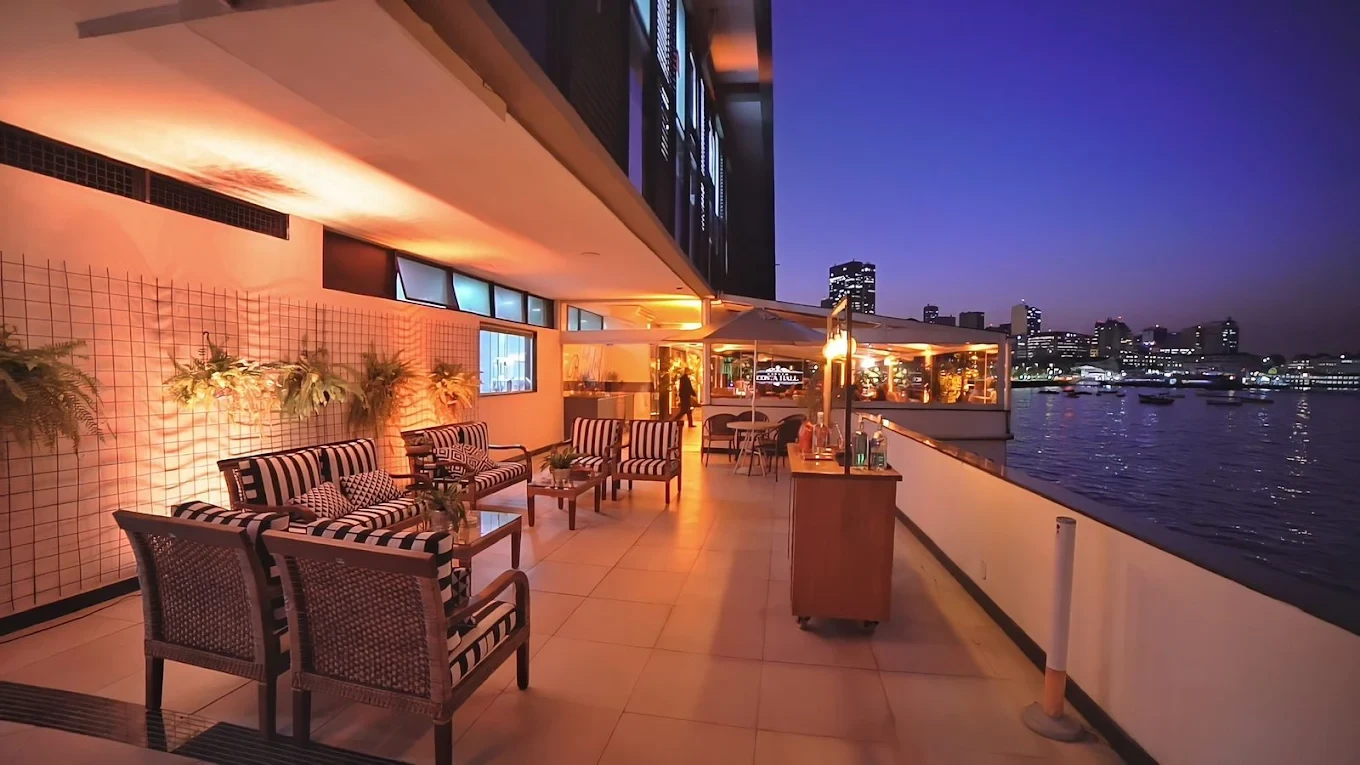 Panoramic Balcony - View of Ilha Fiscal – Mel Gastronomia