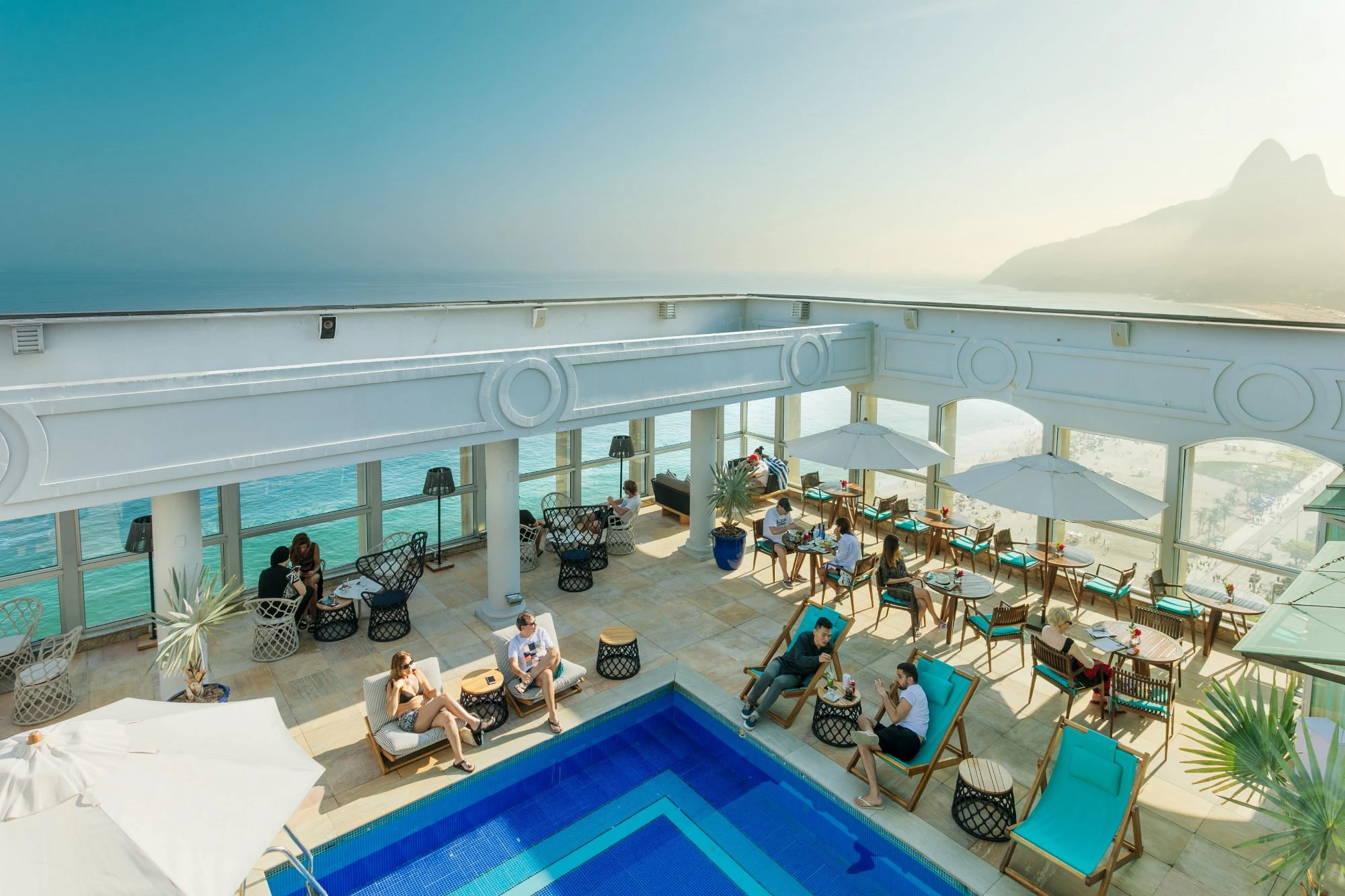 Rendez-Vous on the 23rd Floor - Mixology & Ipanema View