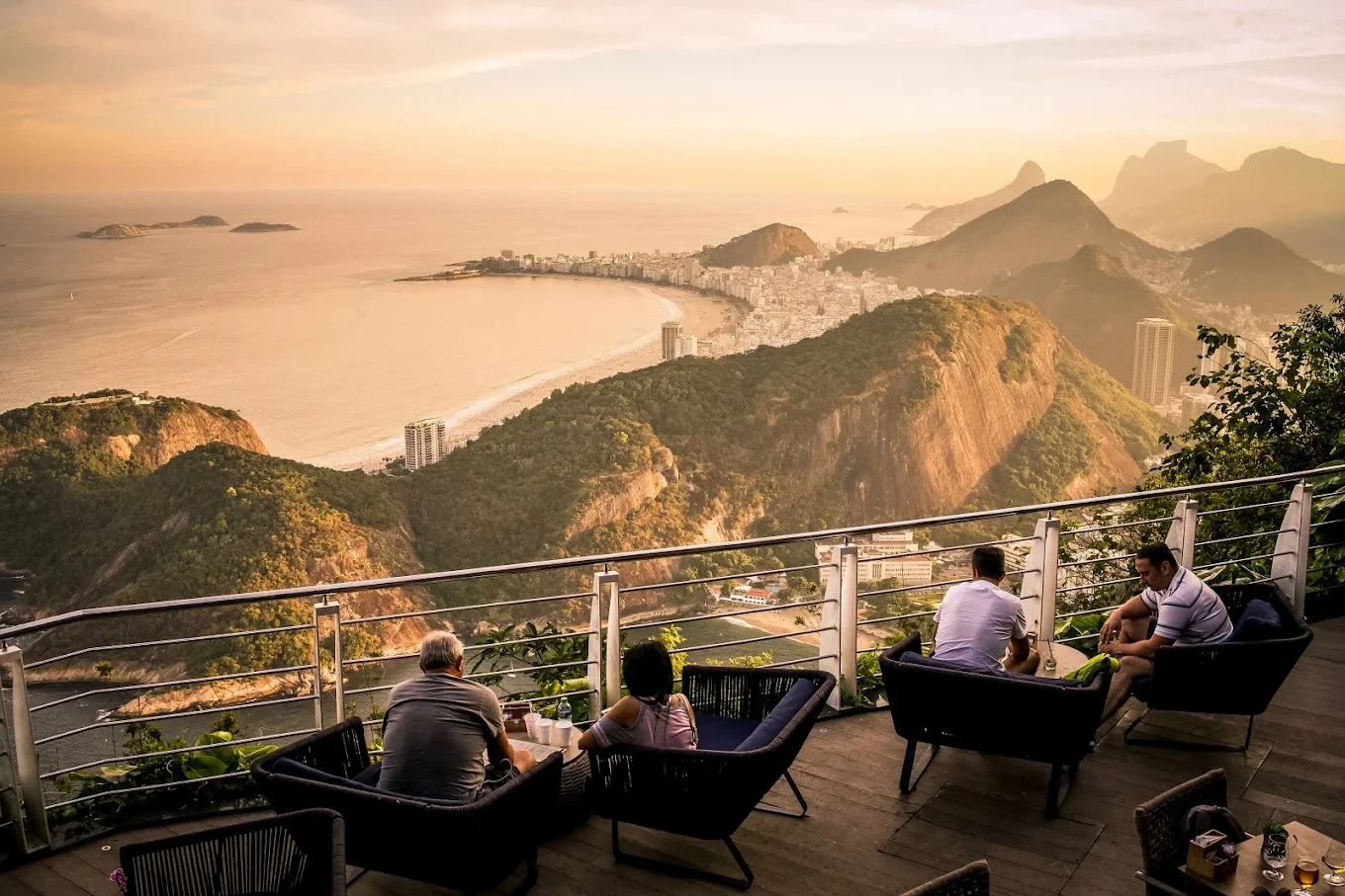 Beach Club na Praia Vermelha - Cocktails & Pão de Açúcar