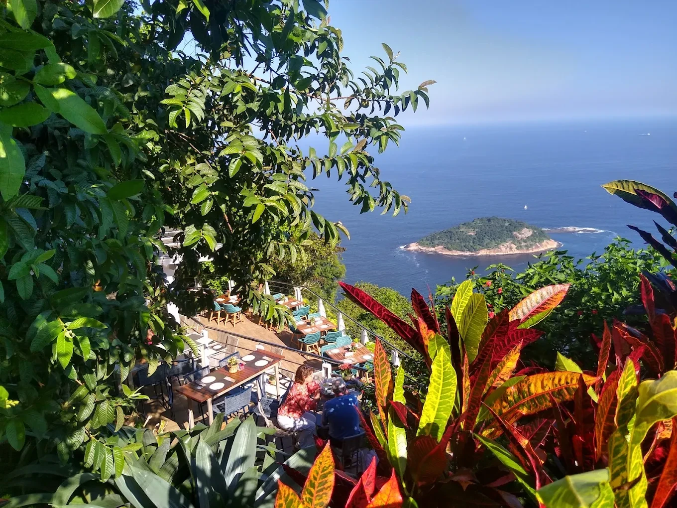 Beach Club na Praia Vermelha - Cocktails & Pão de Açúcar