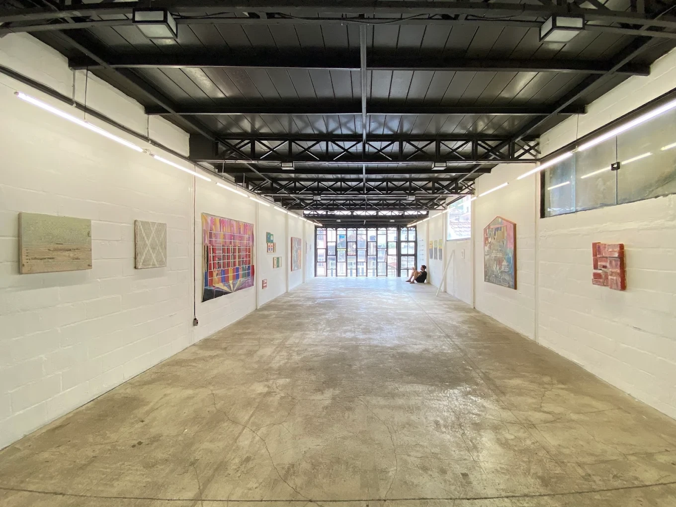Cultural Center in Glória - Contemporary Art – TropiGalpão