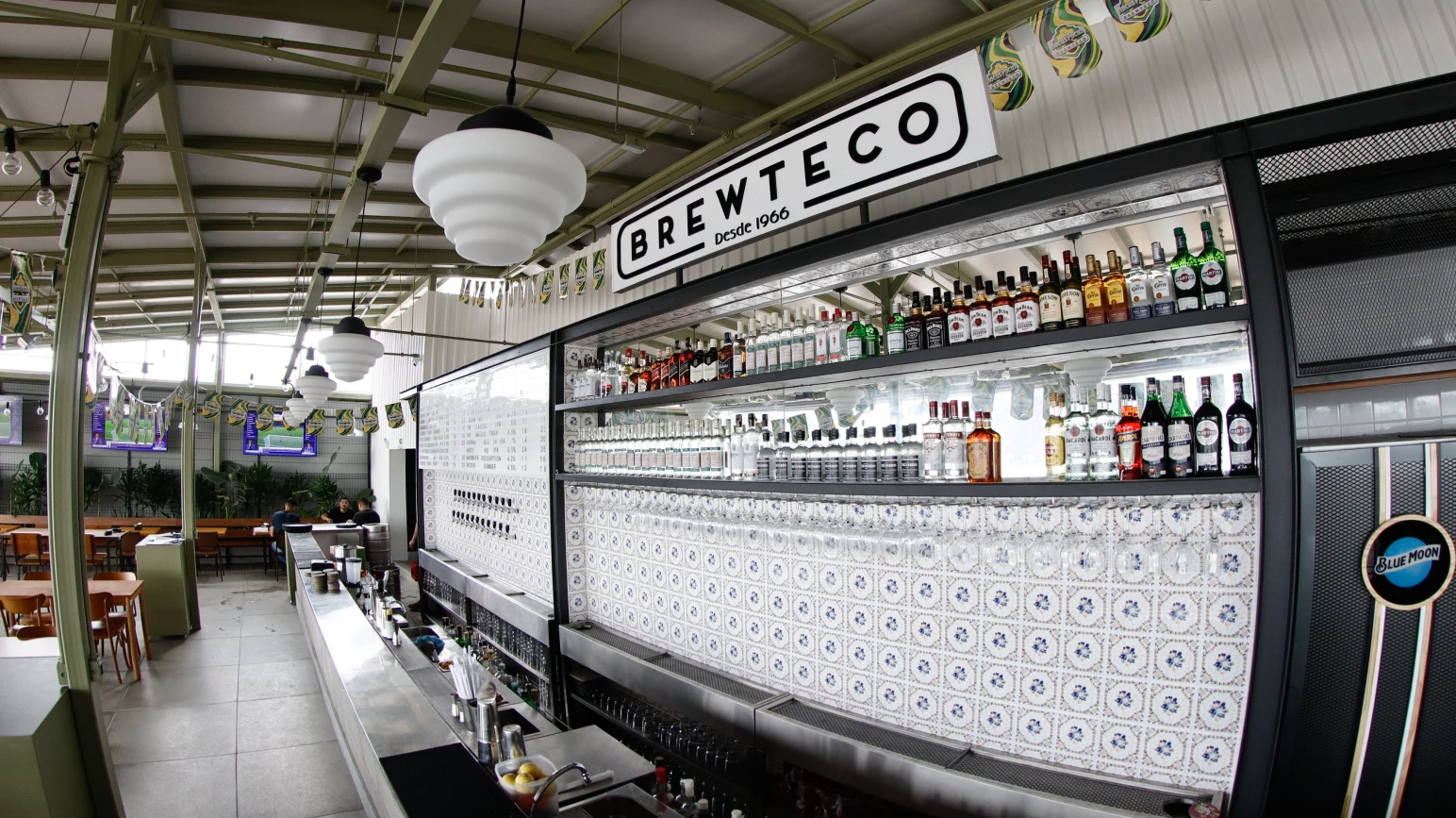 Craft Beers - Terrace with Beach View – Brewteco Botafogo