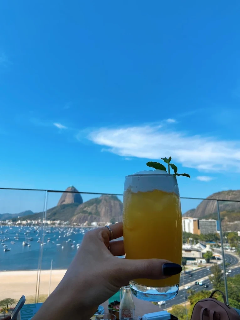 Cervejas Artesanais - Terraço com Vista da Praia