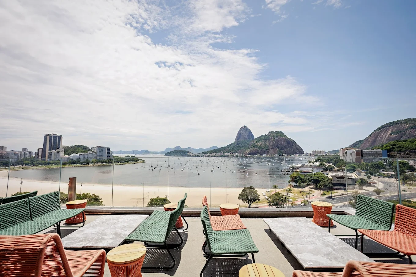 9th Floor Terrace - Direct View of Pão de Açúcar