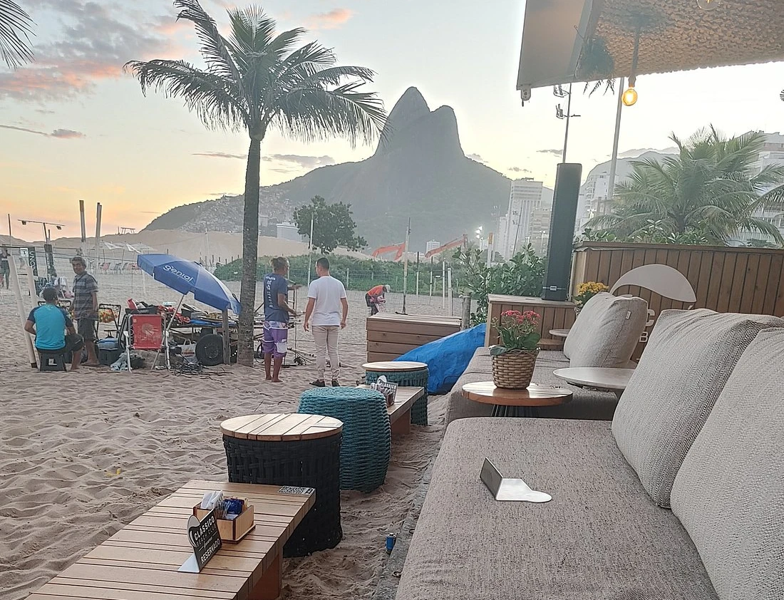Espreguiçadeira VIP em Ipanema - Vista dos Dois Irmãos