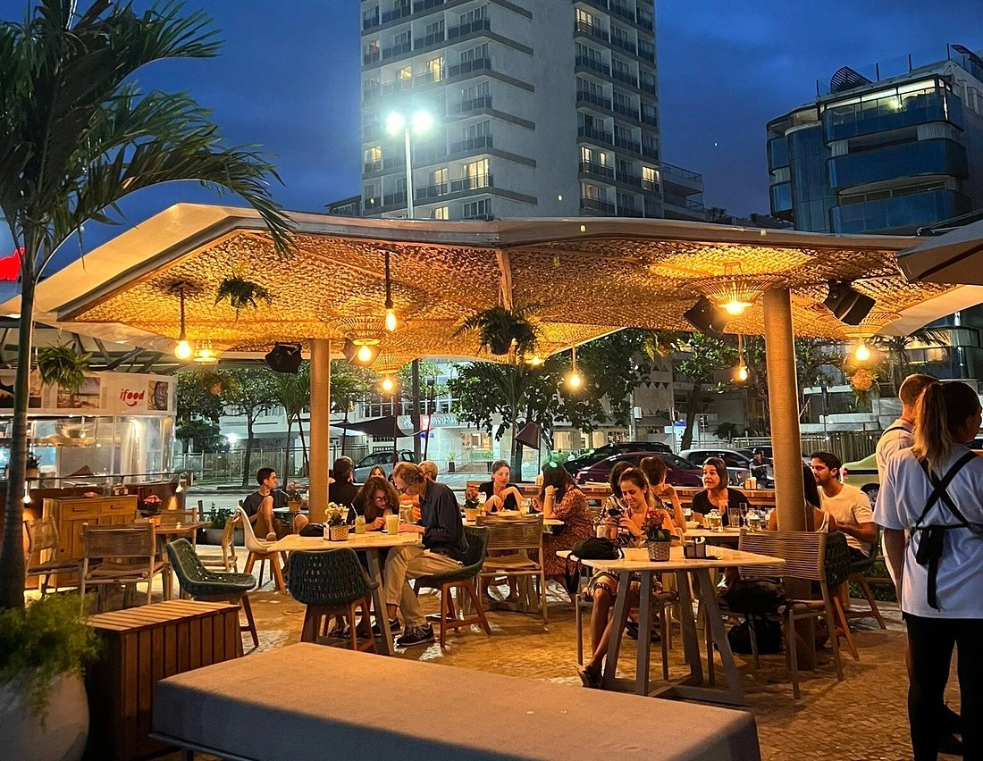 Espreguiçadeira VIP em Ipanema - Vista dos Dois Irmãos
