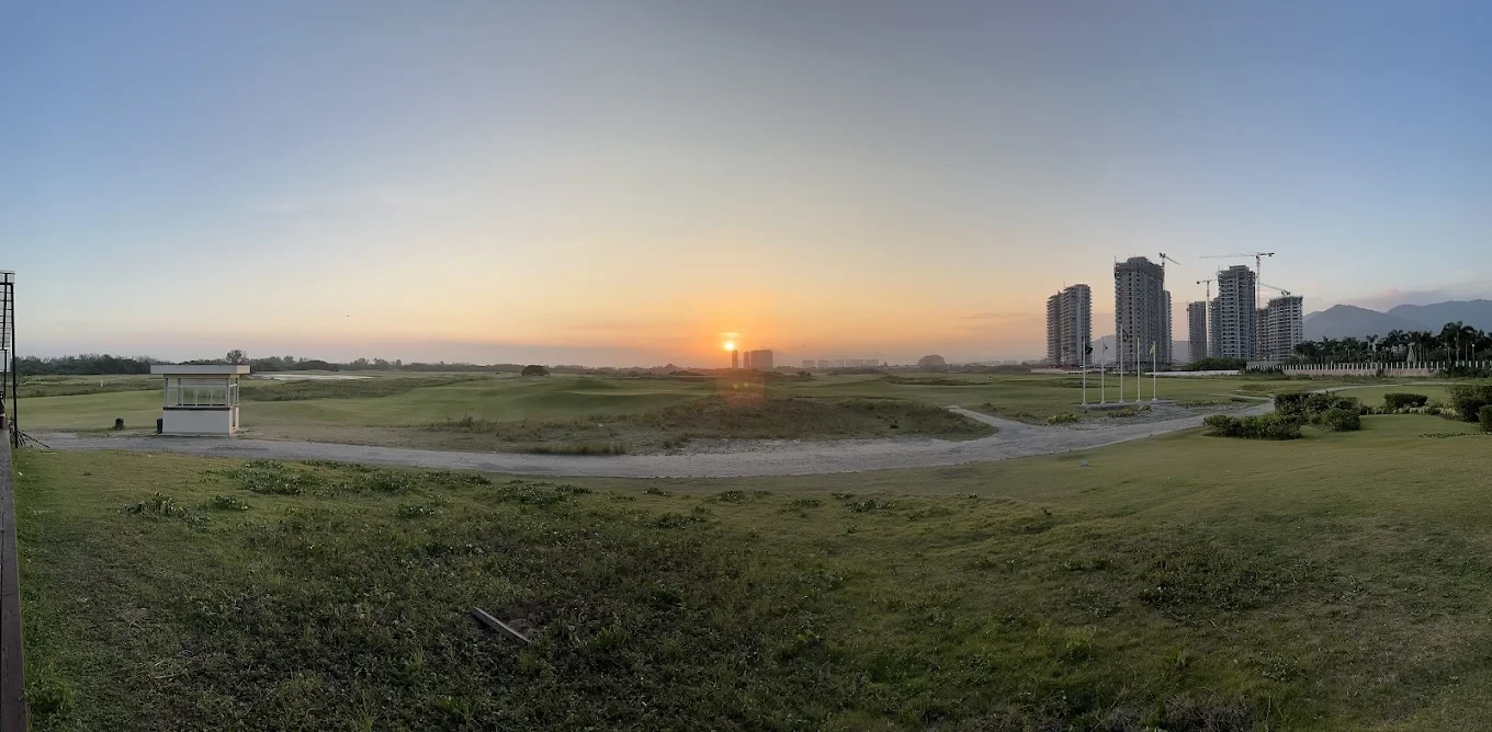Sunset na Barra - Vista do Campo de Golfe