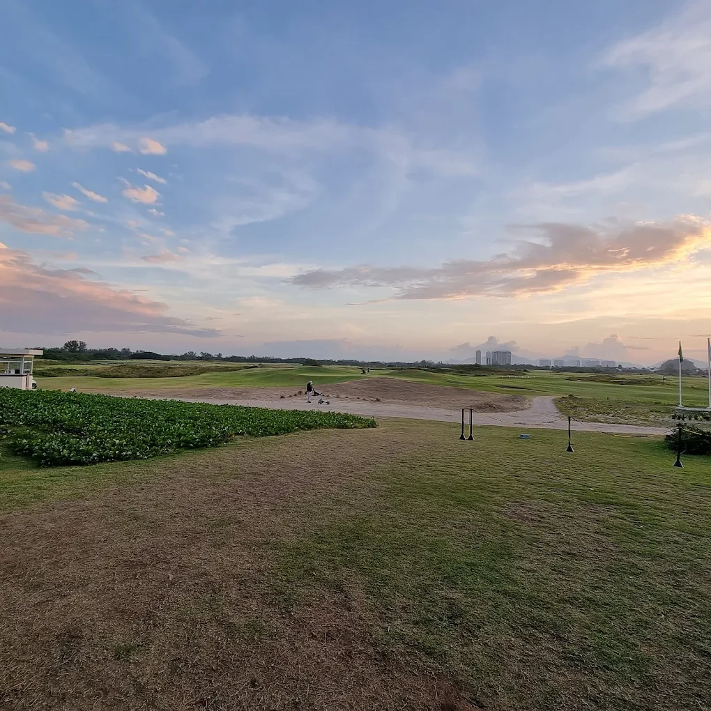 Sunset na Barra - Vista do Campo de Golfe