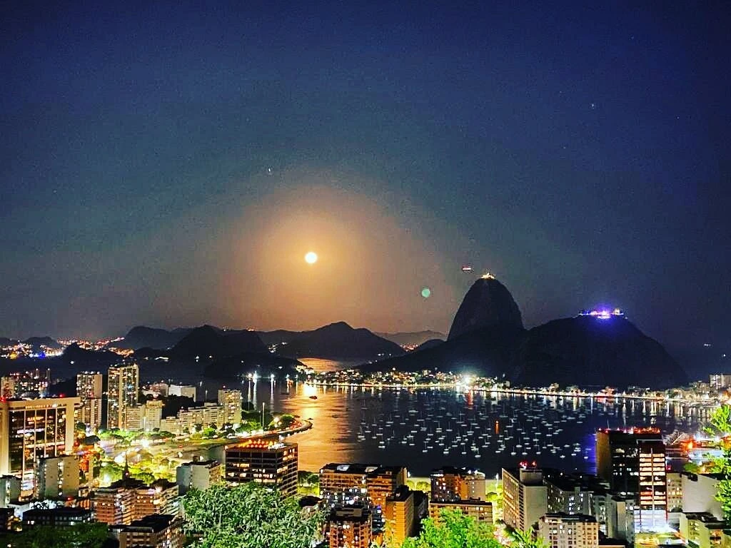 Secret Viewpoint - Samba & 360º City View